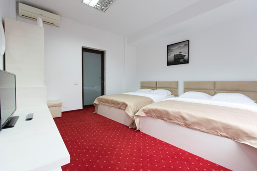 Hotel Thomas Bucarest Habitación foto