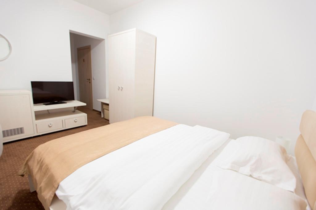 Hotel Thomas Bucarest Habitación foto