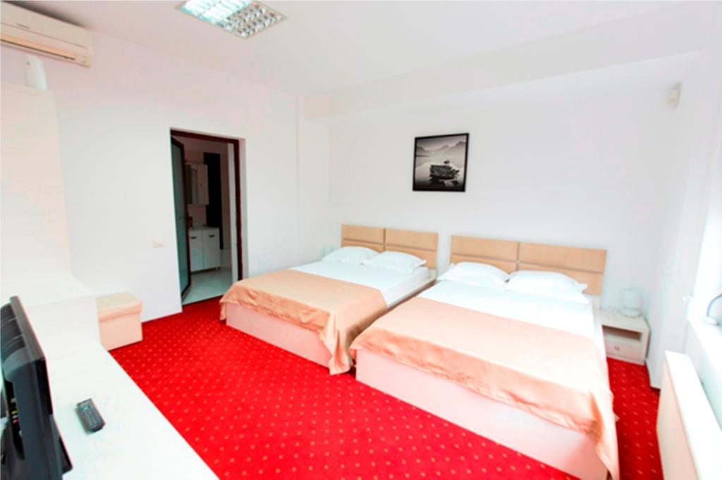 Hotel Thomas Bucarest Habitación foto