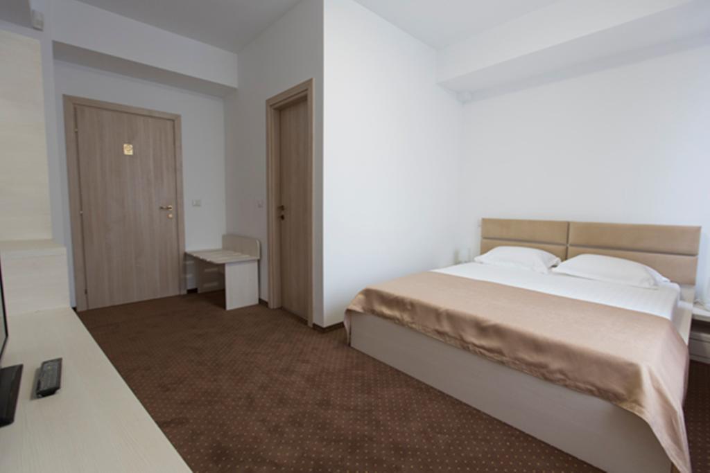 Hotel Thomas Bucarest Exterior foto