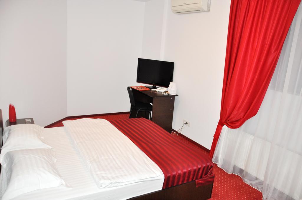 Hotel Thomas Bucarest Habitación foto